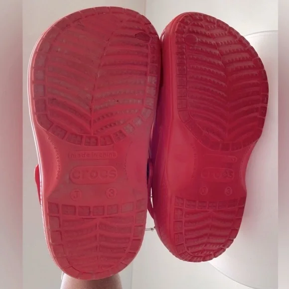 Kids Crocs Sesame Street Elmo Clogs - Size 3 - Picture 7 of 8